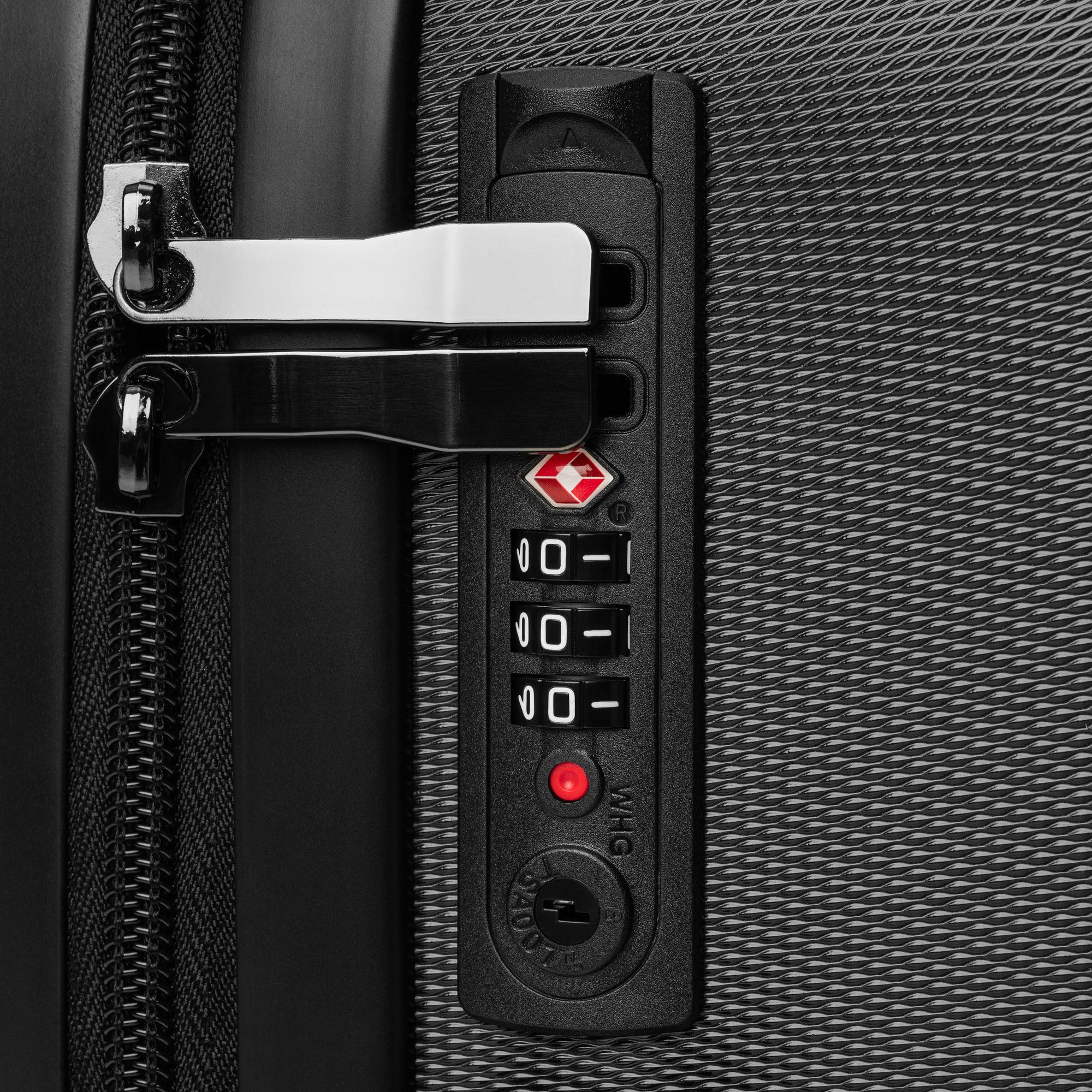 RGRM - ChromaLips (Hard-shell suitcase) - RaGuiRoMo Store